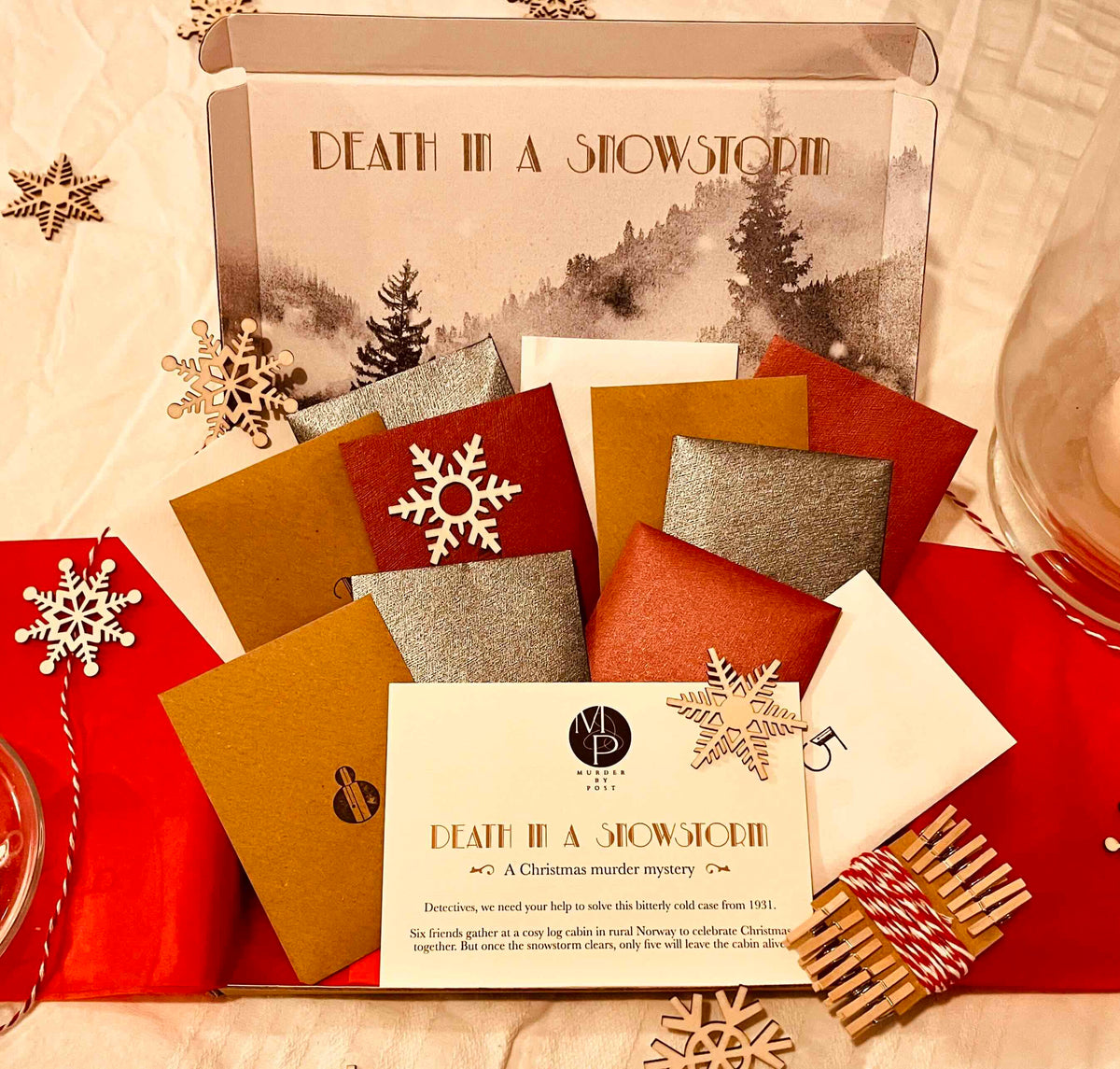 Death In A Snowstorm, A Christmas Murder Mystery / Advent Calendar